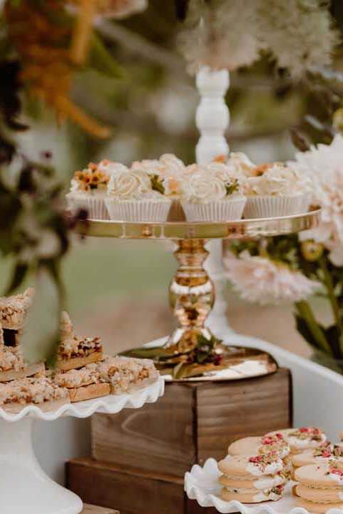Hunter Valley Wedding Stylist_Sugar Blossom Events_ Gold Cake Stands